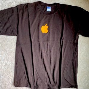 APPLE Graphic Design Tee Shirt